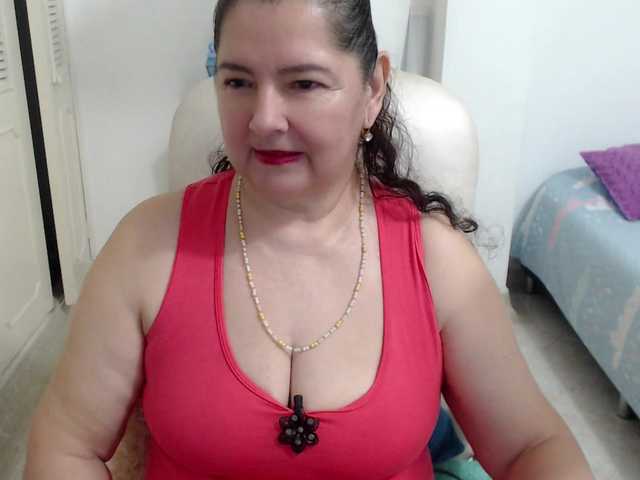 leonela's BongaCams show and profile