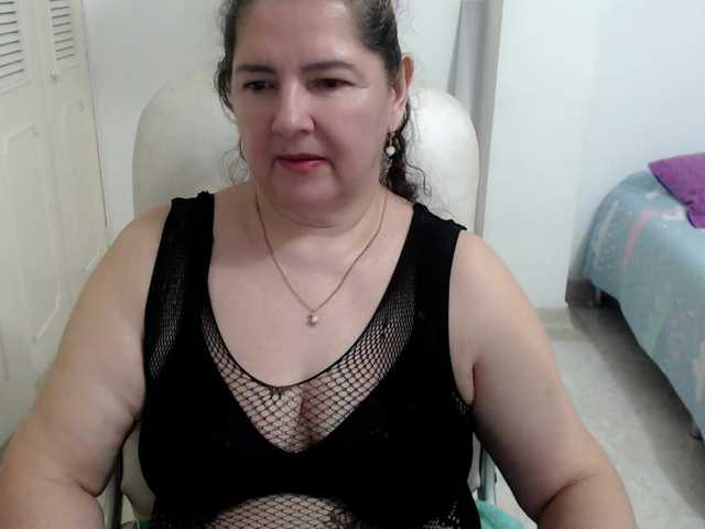leonela's BongaCams show and profile