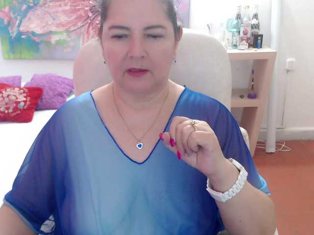 leonela's BongaCams show and profile