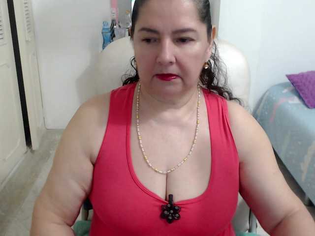leonela's BongaCams show and profile
