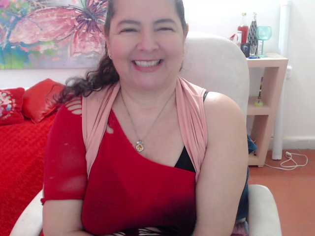 leonela's BongaCams show and profile