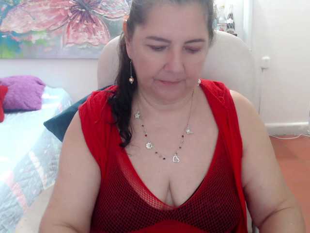 leonela's BongaCams show and profile