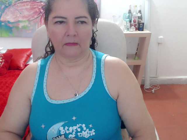 leonela's BongaCams show and profile