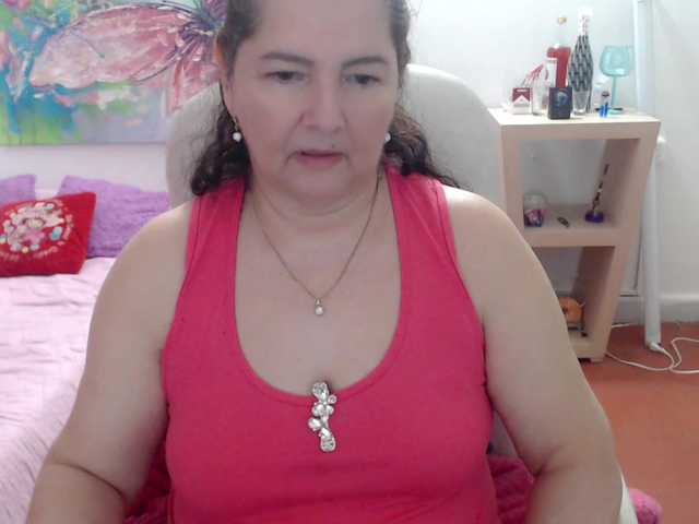 leonela's BongaCams show and profile