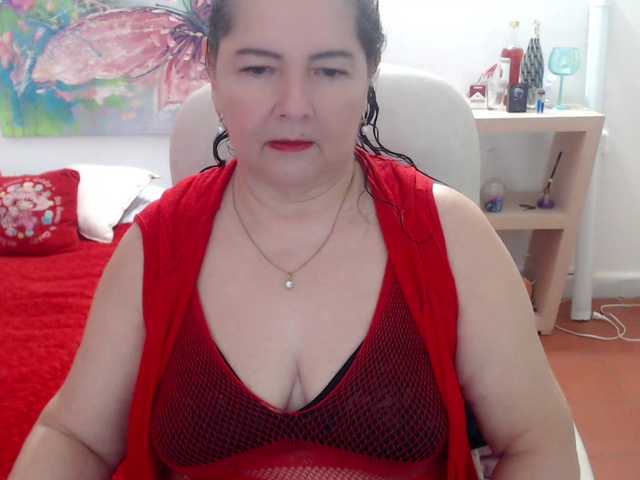 leonela's BongaCams show and profile