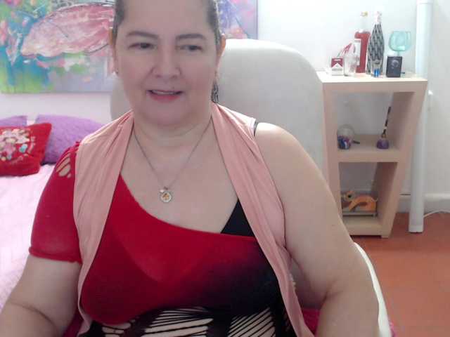 leonela's BongaCams show and profile
