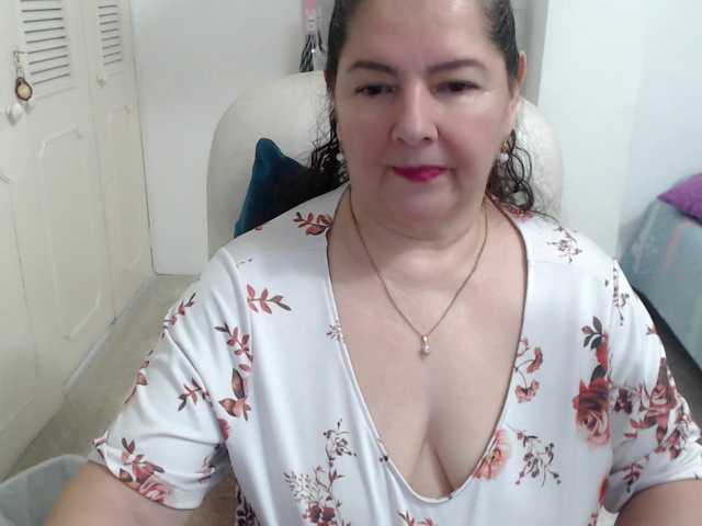 leonela's BongaCams show and profile