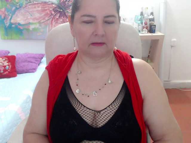 leonela's BongaCams show and profile