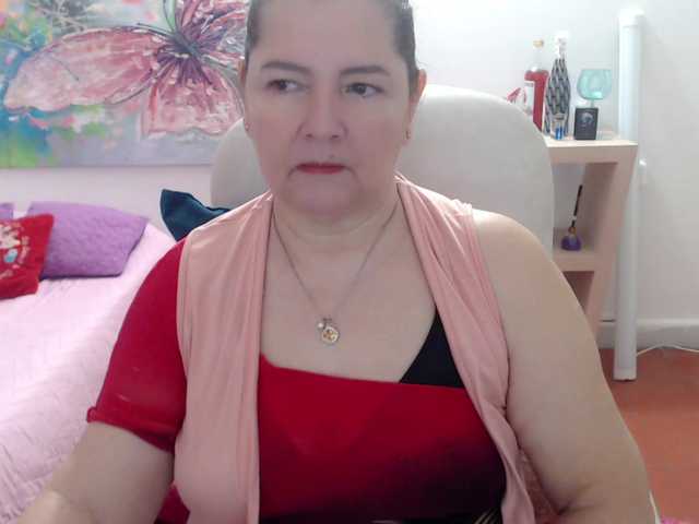 leonela's BongaCams show and profile