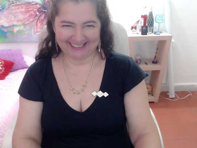 leonela's BongaCams show and profile