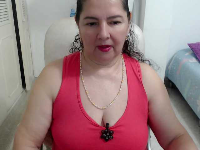 leonela's BongaCams show and profile