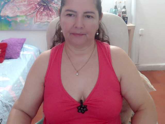 leonela's BongaCams show and profile