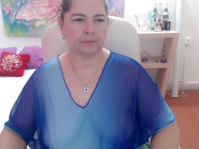 leonela's BongaCams show and profile