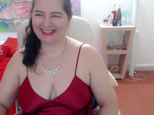 leonela's BongaCams show and profile