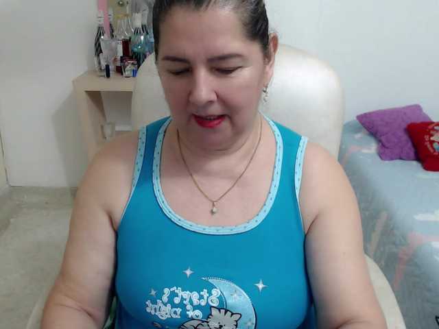 leonela's BongaCams show and profile