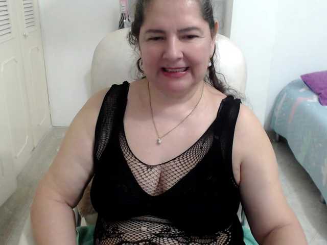 leonela's BongaCams show and profile