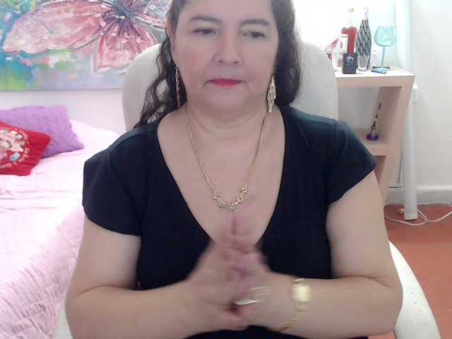 leonela's BongaCams show and profile