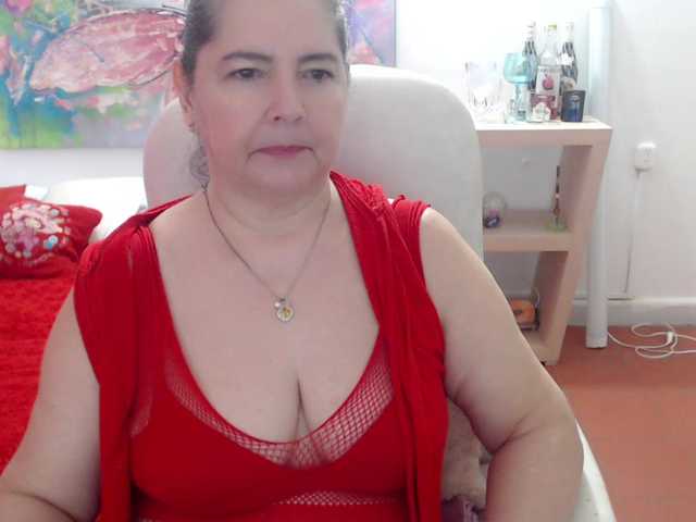 leonela's BongaCams show and profile