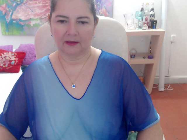 leonela's BongaCams show and profile