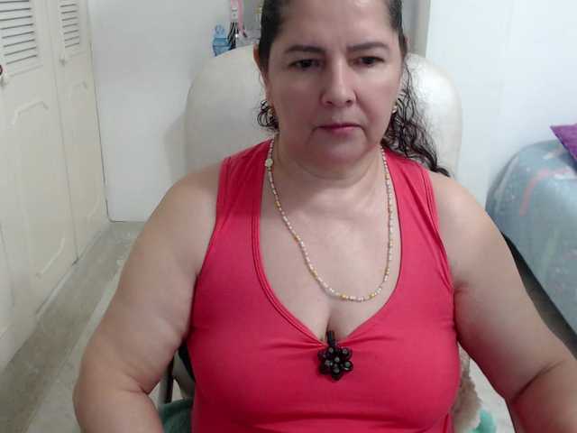 leonela's BongaCams show and profile