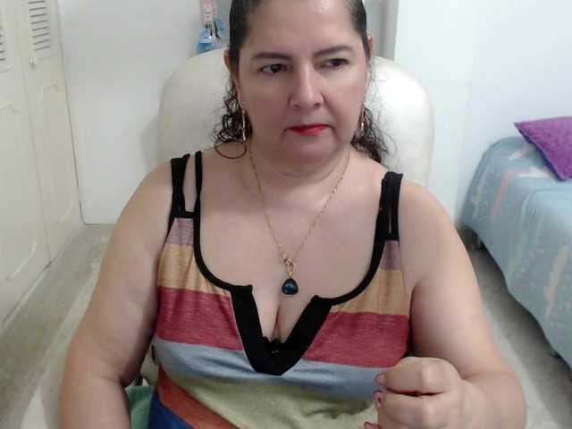 leonela's BongaCams show and profile