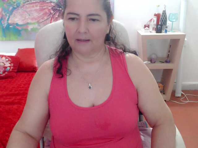 leonela's BongaCams show and profile