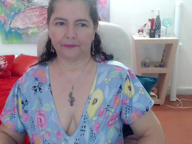 leonela's BongaCams show and profile