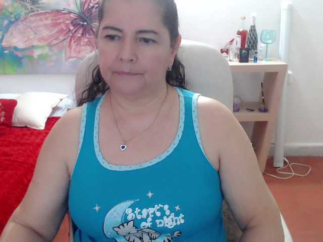 leonela's BongaCams show and profile