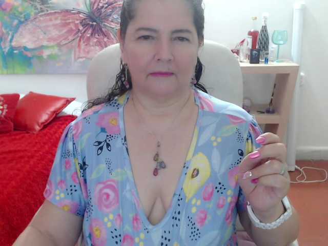 leonela's BongaCams show and profile