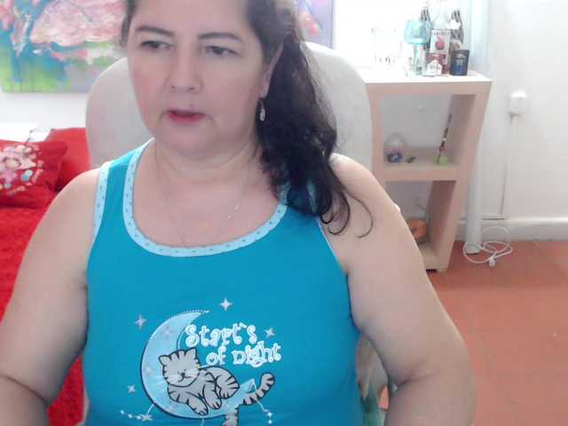 leonela's BongaCams show and profile