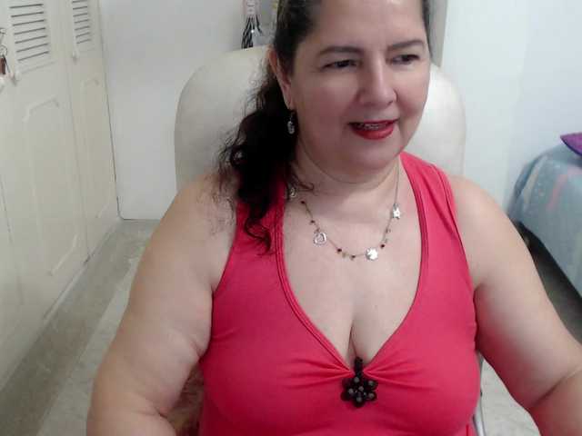 leonela's BongaCams show and profile