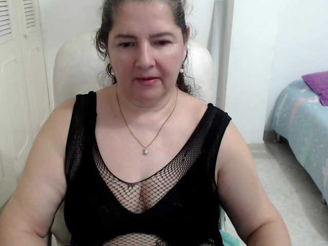 leonela's BongaCams show and profile
