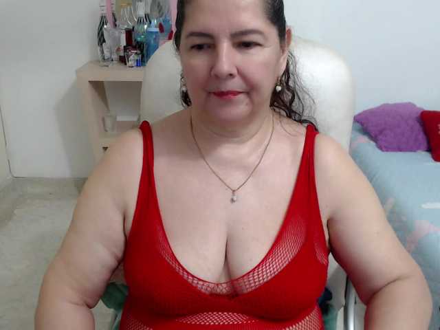 leonela's BongaCams show and profile
