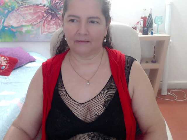 leonela's BongaCams show and profile