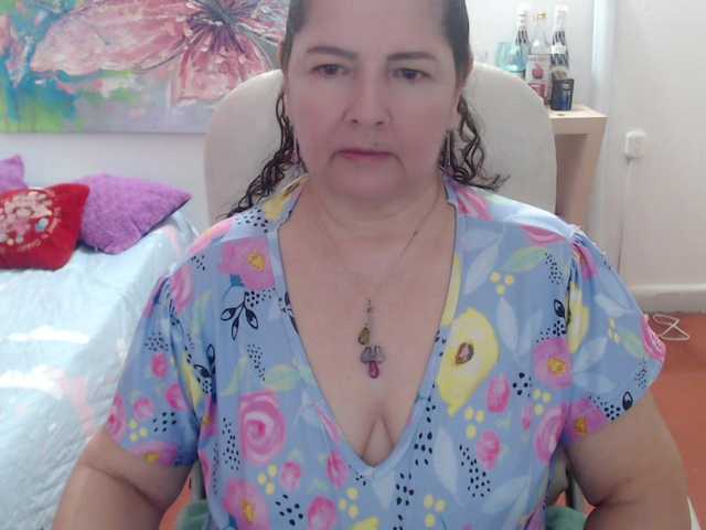 leonela's BongaCams show and profile