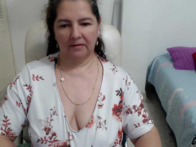 leonela's BongaCams show and profile