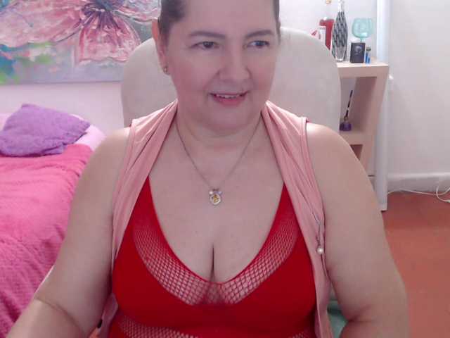 leonela's BongaCams show and profile