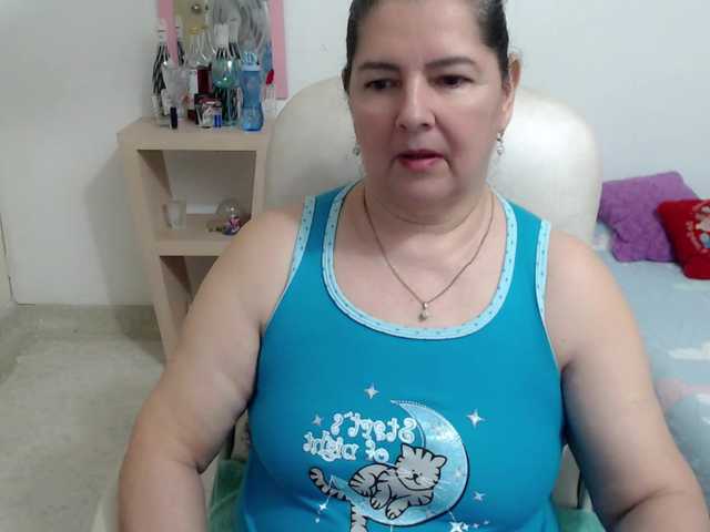 leonela's BongaCams show and profile
