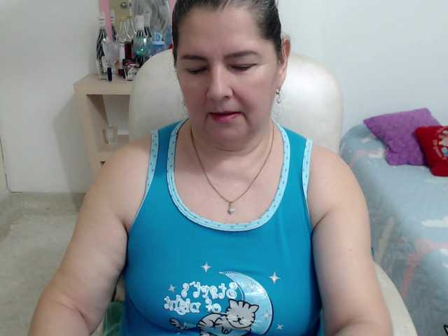 leonela's BongaCams show and profile