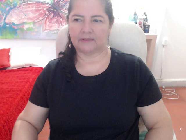 leonela's BongaCams show and profile