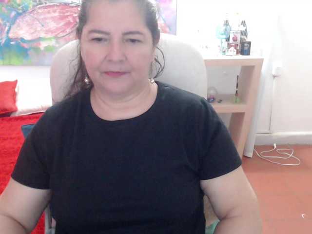leonela's BongaCams show and profile