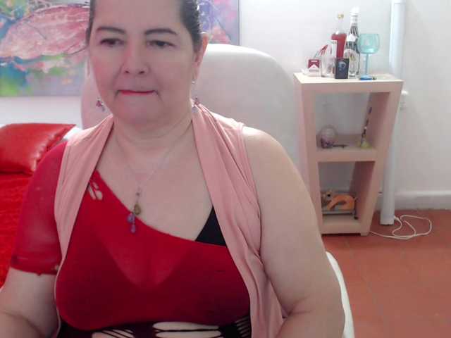 leonela's BongaCams show and profile