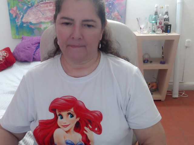 leonela's BongaCams show and profile