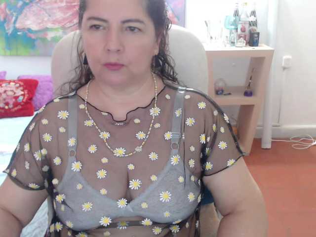 leonela, une amatrice française avec qui discuter et avoir du sexe