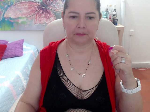 leonela's BongaCams show and profile