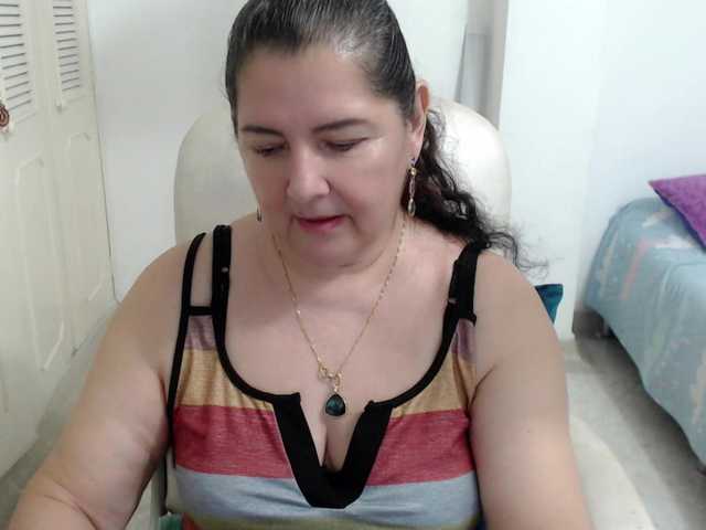 leonela's BongaCams show and profile