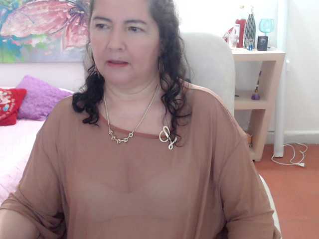 leonela's BongaCams show and profile