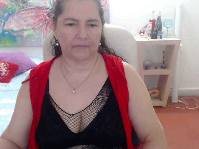 leonela's BongaCams show and profile