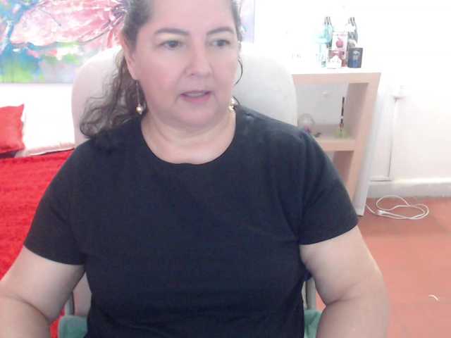 leonela's BongaCams show and profile