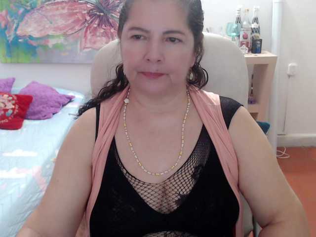 leonela's BongaCams show and profile